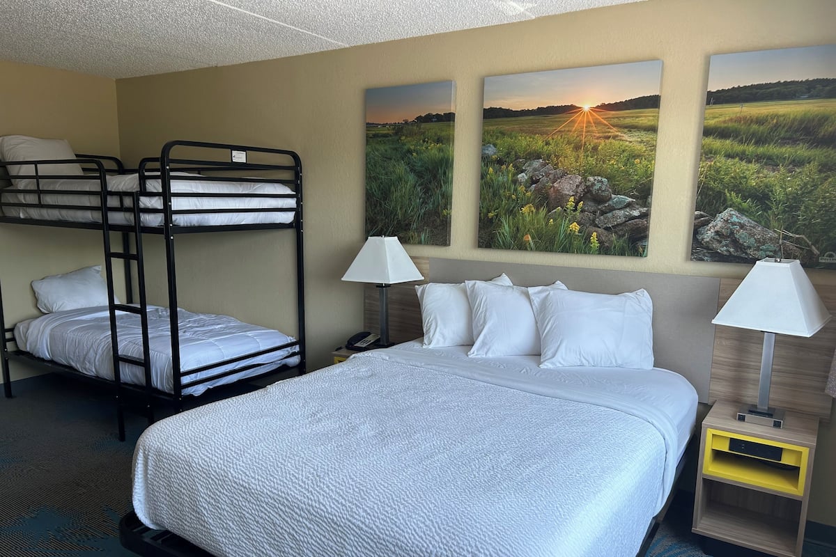 Family Suite, Multiple Beds, Non Smoking (twin over twin bunk beds) | Living area | TV