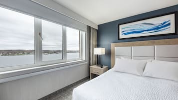 Deluxe-sviitti, 1 suuri parisänky ja vuodesohva, näköala satamaan | Näkymä huoneesta