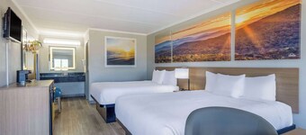 Days Inn & Suites by Wyndham Fort Bragg/Cross Creek Mall