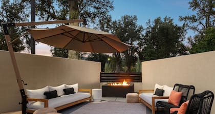 The Inelle, Oakhurst Yosemite, a Tribute Portfolio Hotel
