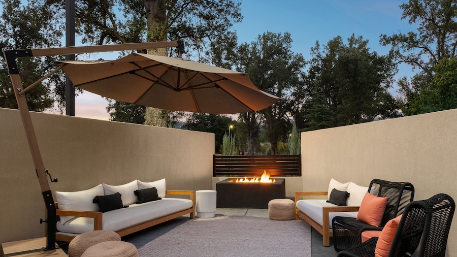 The Inelle, Oakhurst Yosemite, a Tribute Portfolio Hotel