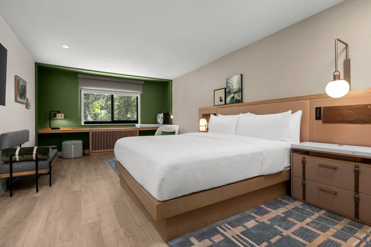 In-room safe, desk, blackout drapes, cribs (free)