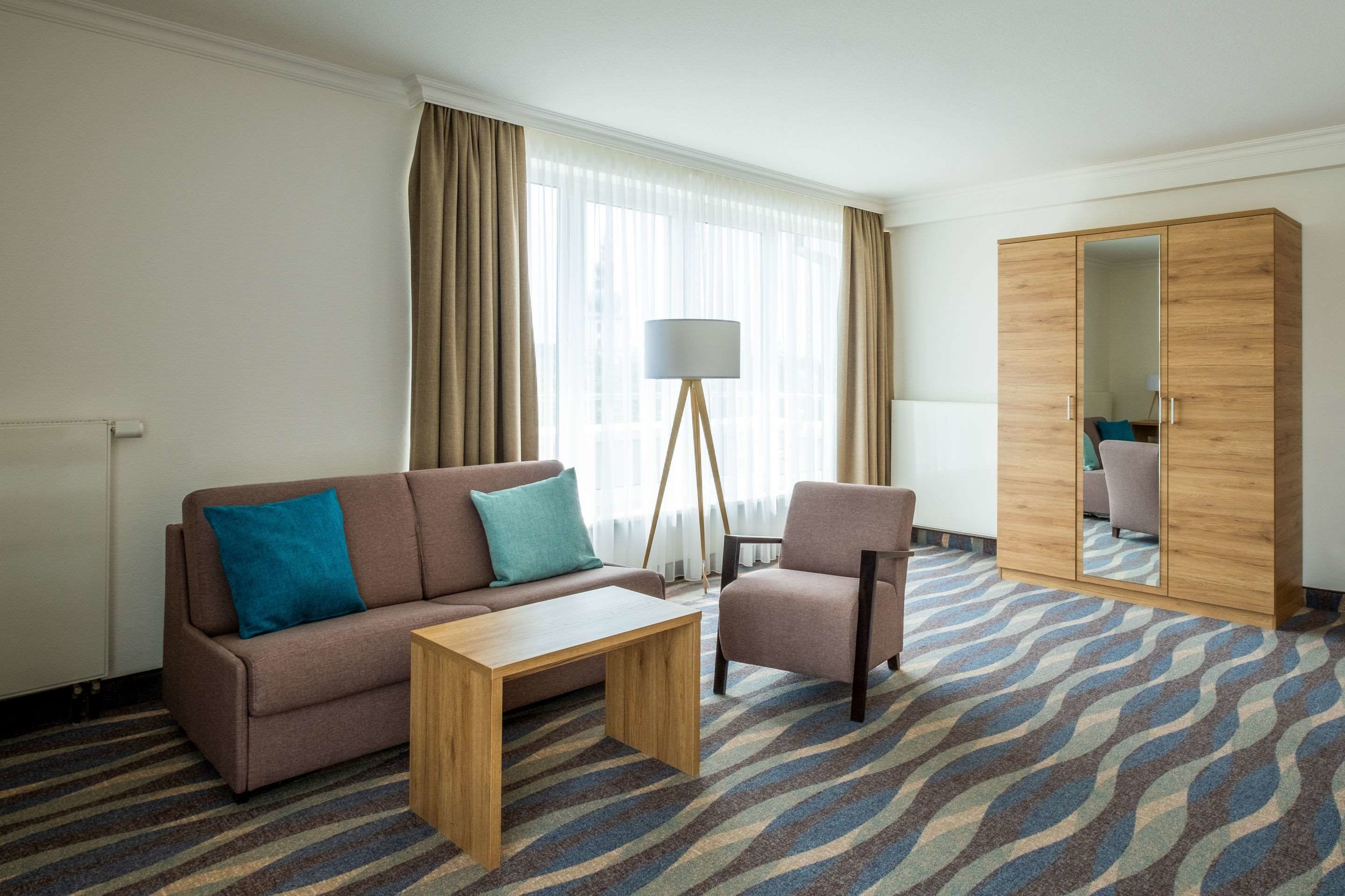 suite, 1 double bed with sofa bed, non smoking (1 double bed and 1 person sofa bed) | hypo-allergenic bedding, in-room safe, desk, blackout curtains