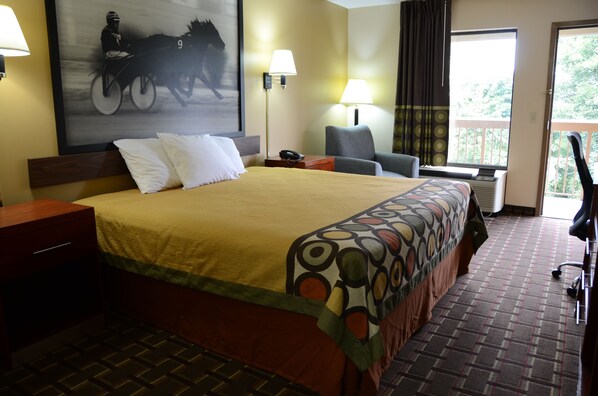 Bureau, fer et planche à repasser, lit de bébé (gratuit)