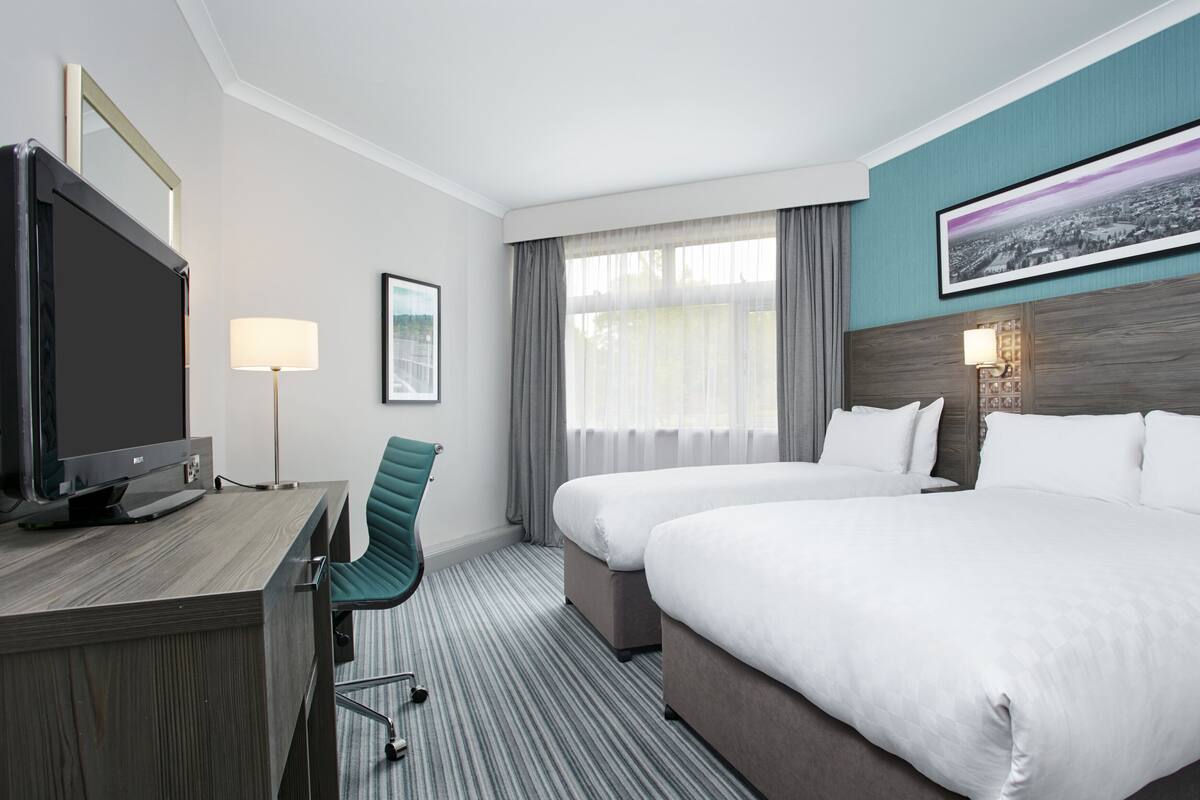 Superior Room Double and Single bed | Desk, laptop workspace, soundproofing, iron/ironing board