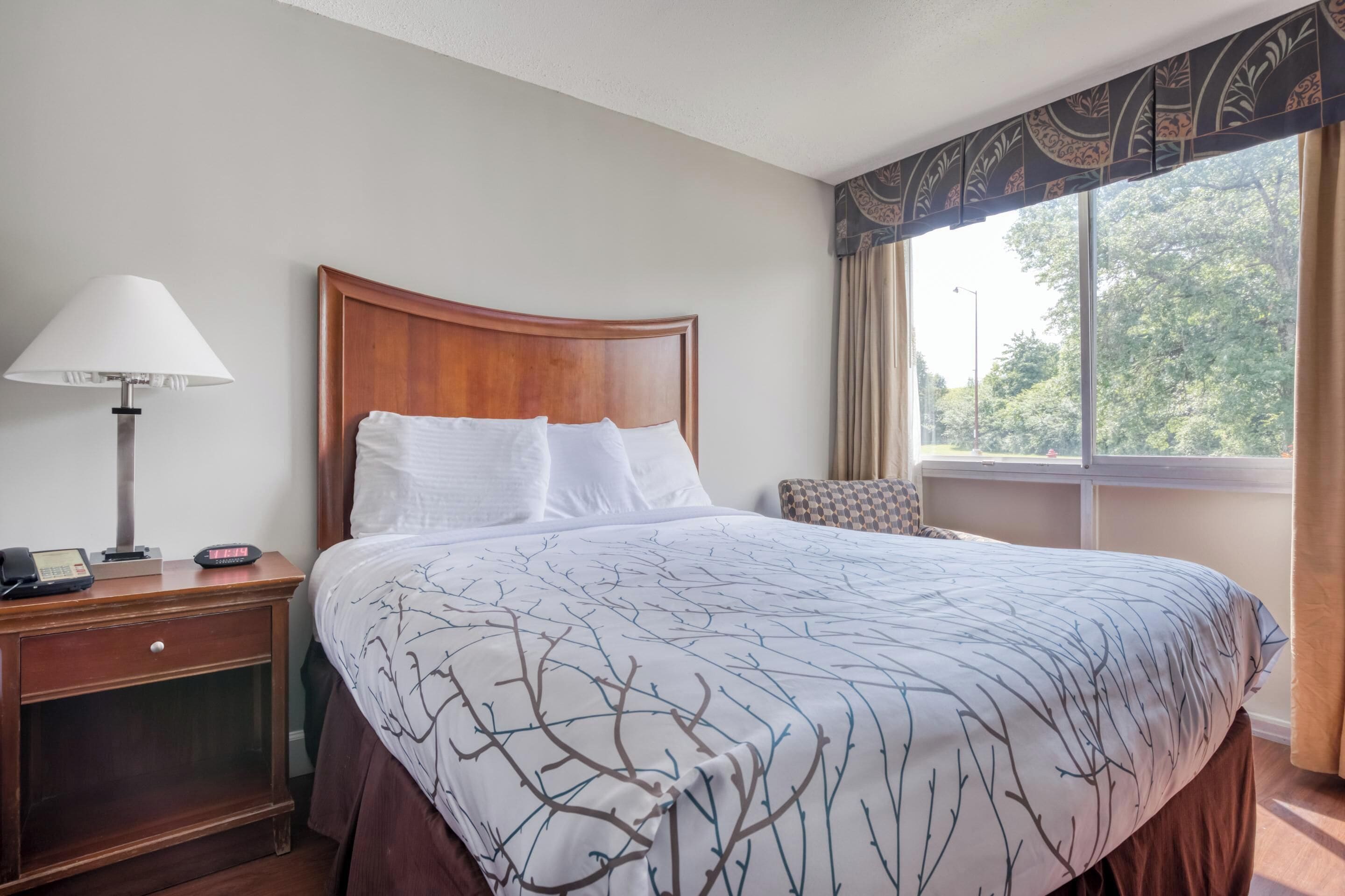 Habitación, 1 cama King size | Sábanas italianas Frette, ropa de cama de alta calidad y edredón 