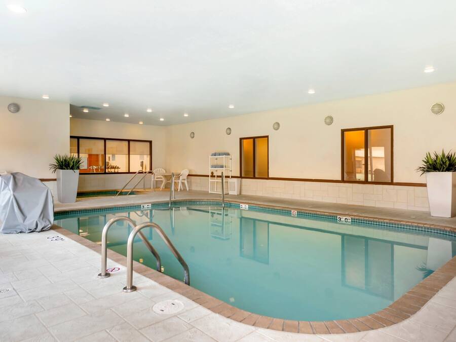 Indoor pool, open 7:00 AM to 10:00 PM, sun loungers