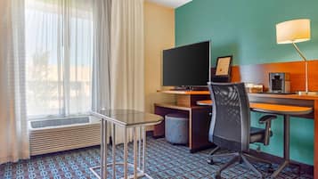 Suite, 1 très grand lit et 1 canapé-lit, non-fumeur (Efficiency) | Literie hypoallergénique, coffre-fort, bureau