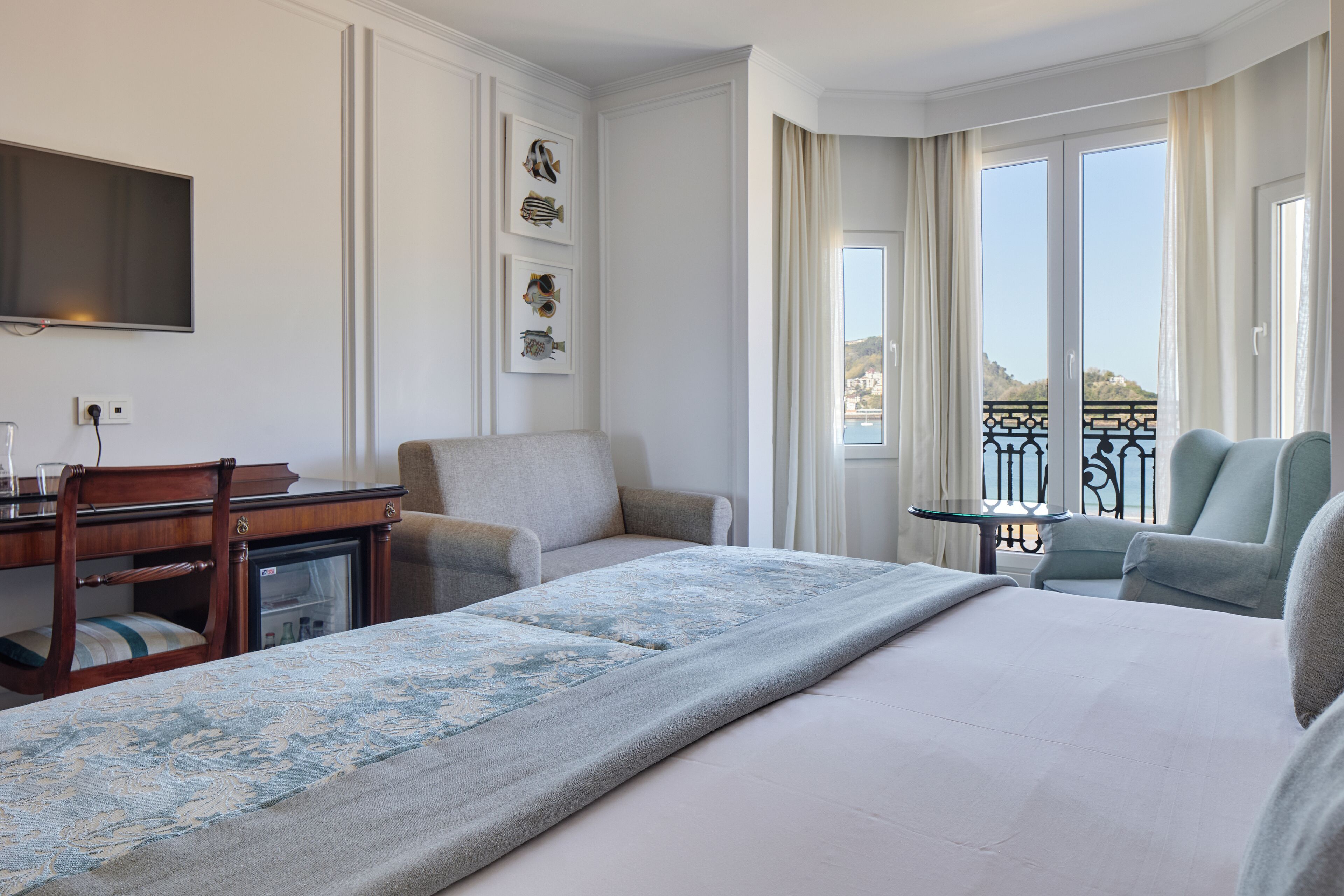 classic double room, balcony, sea view | 1 bedroom, premium bedding, select comfort beds, minibar