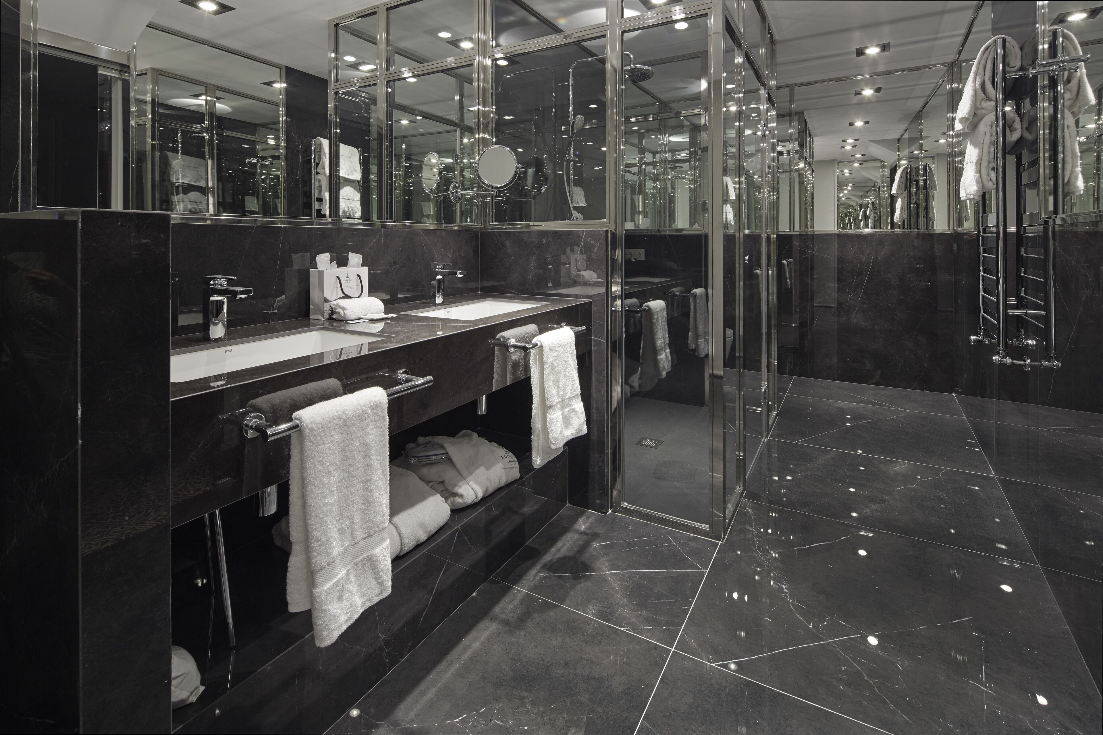 grand room, balcony, city view | bathroom | combined shower/bathtub, free toiletries, hair dryer, slippers