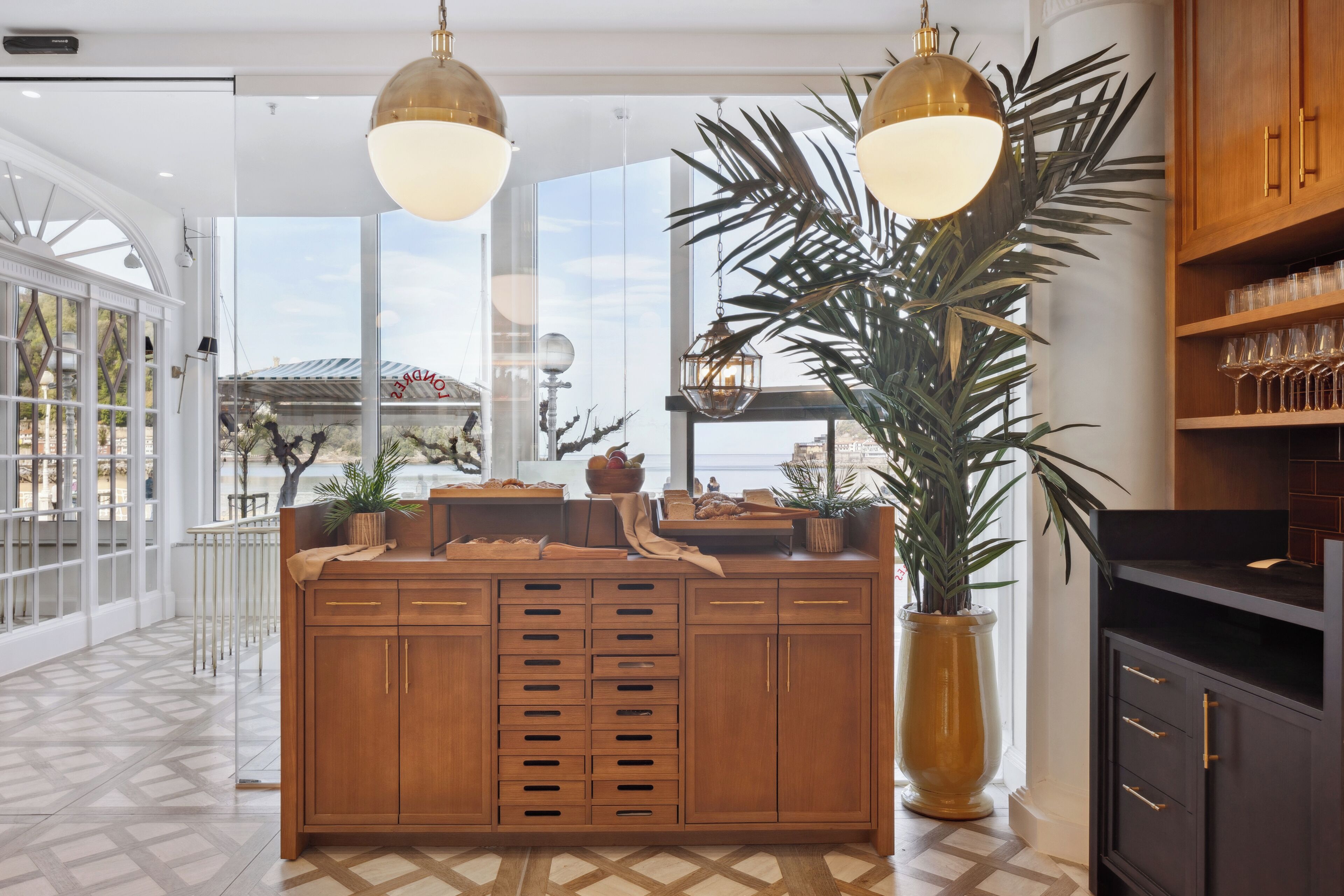 daily buffet breakfast (eur 27 per person)