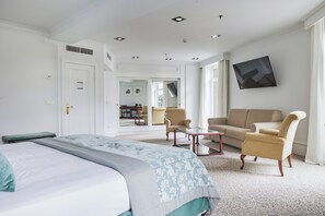 Grand Room, Balcony, City View