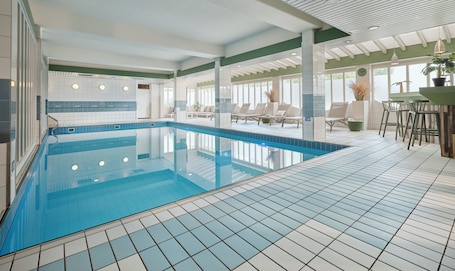 Innenpool, Liegestühle