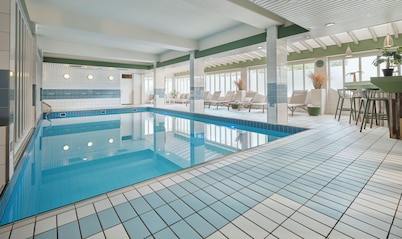 Carlton Oasis Hotel
