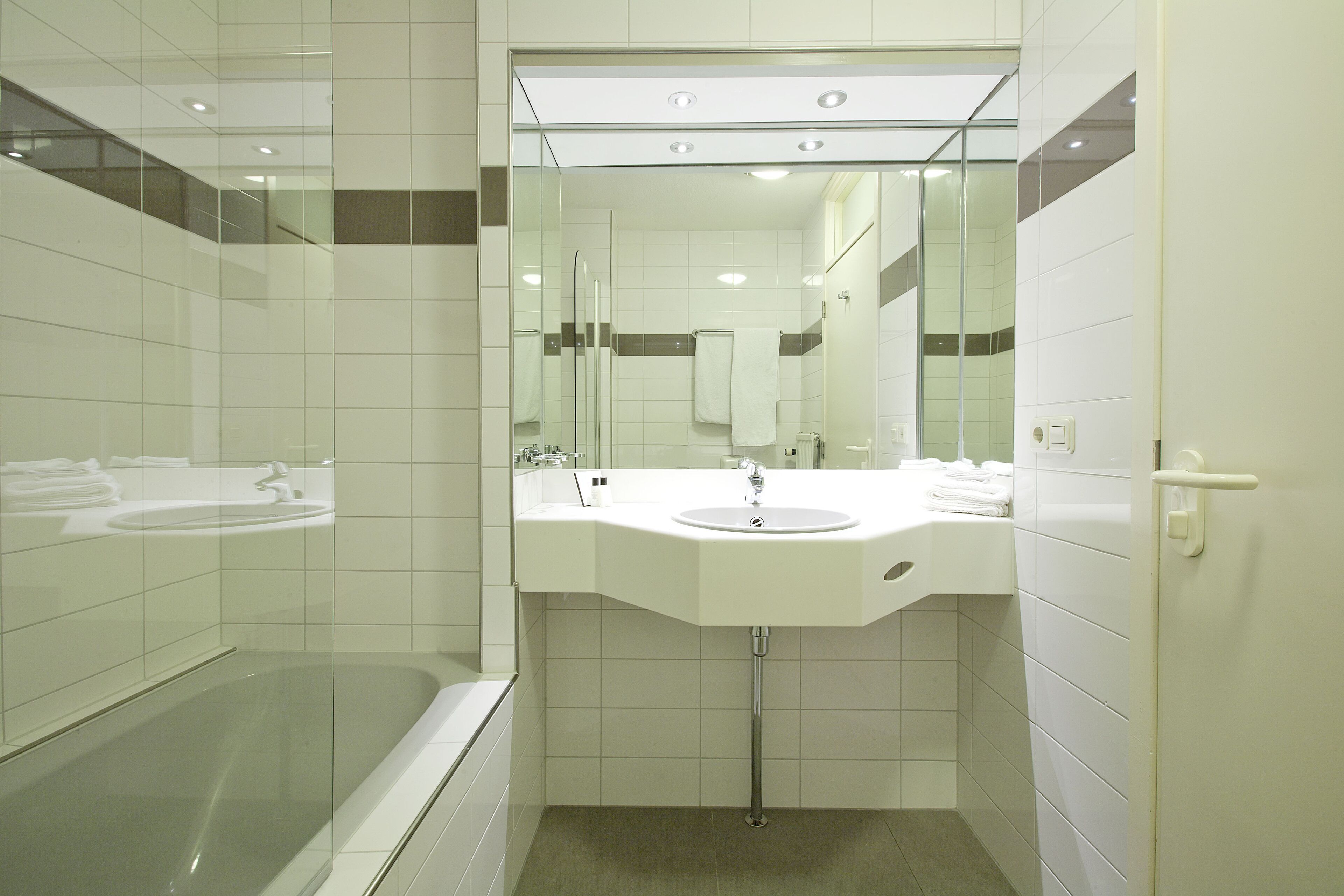 superior room | minibar, in-room safe, desk, laptop workspace