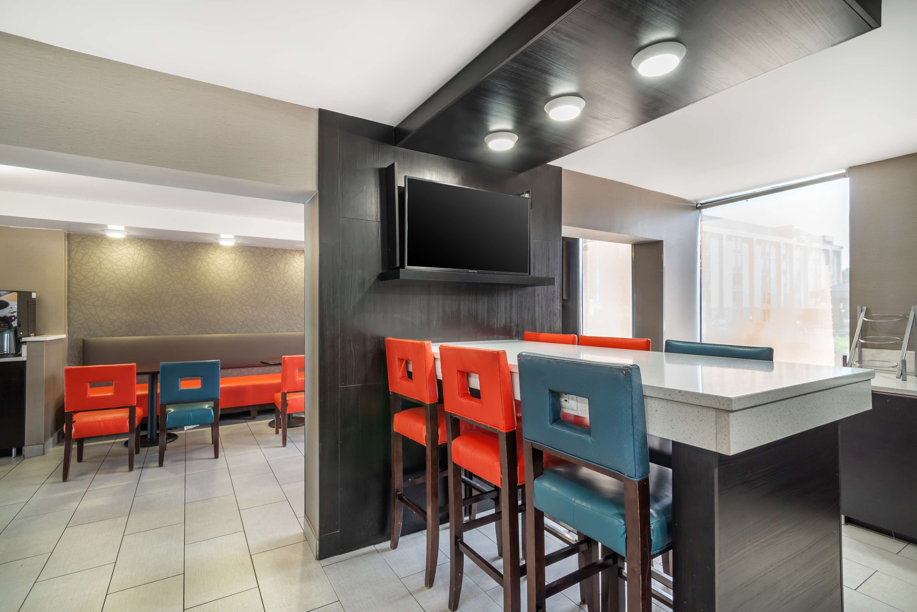 Free daily full breakfast 