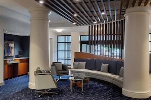 Lobby-Lounge