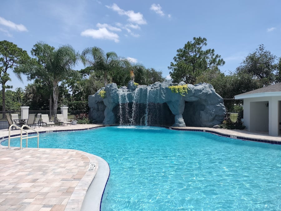 Outdoor pool, open 8:00 AM to 10:00 PM, pool umbrellas, sun loungers