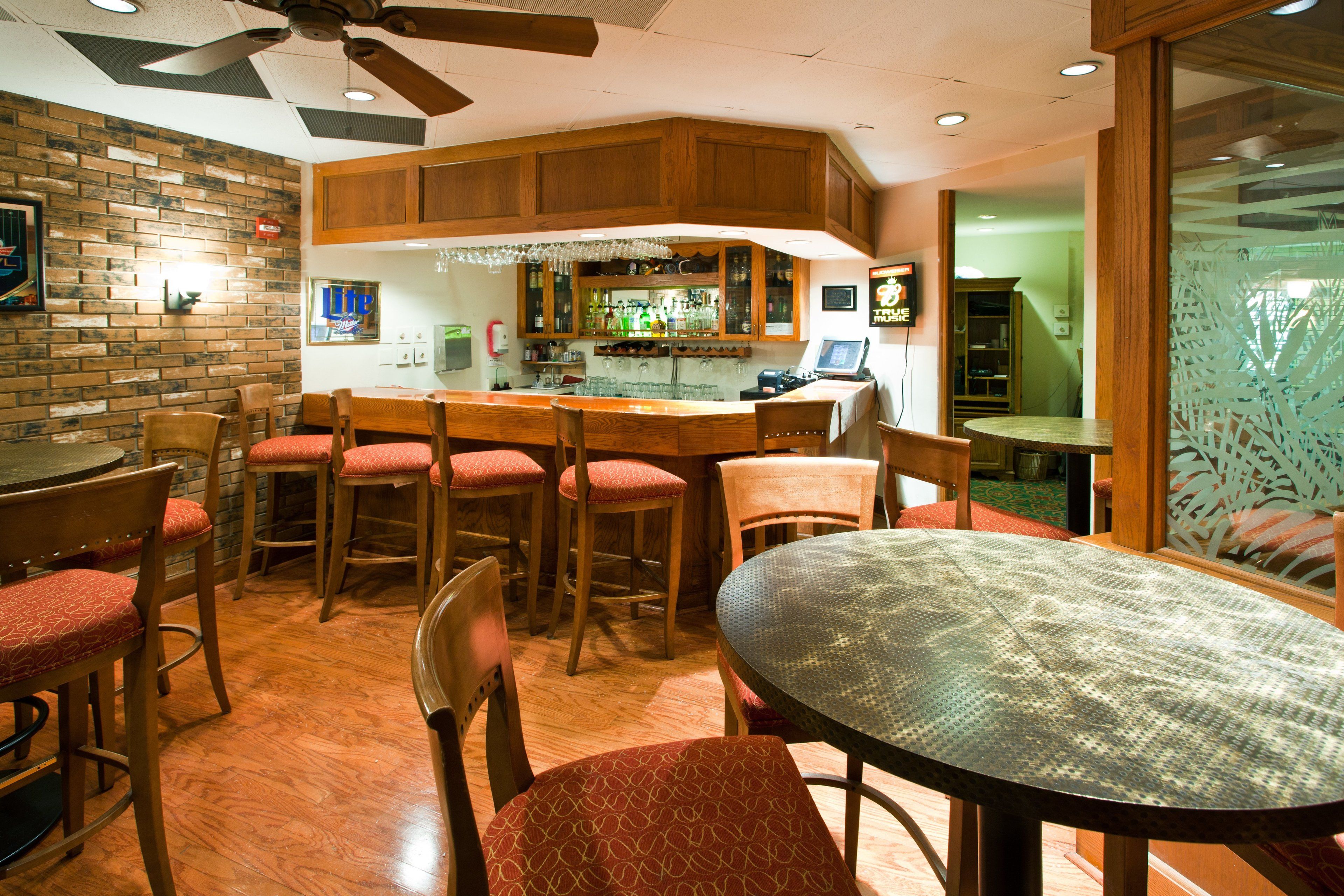 Cocktail bar