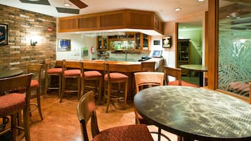 Cocktail bar