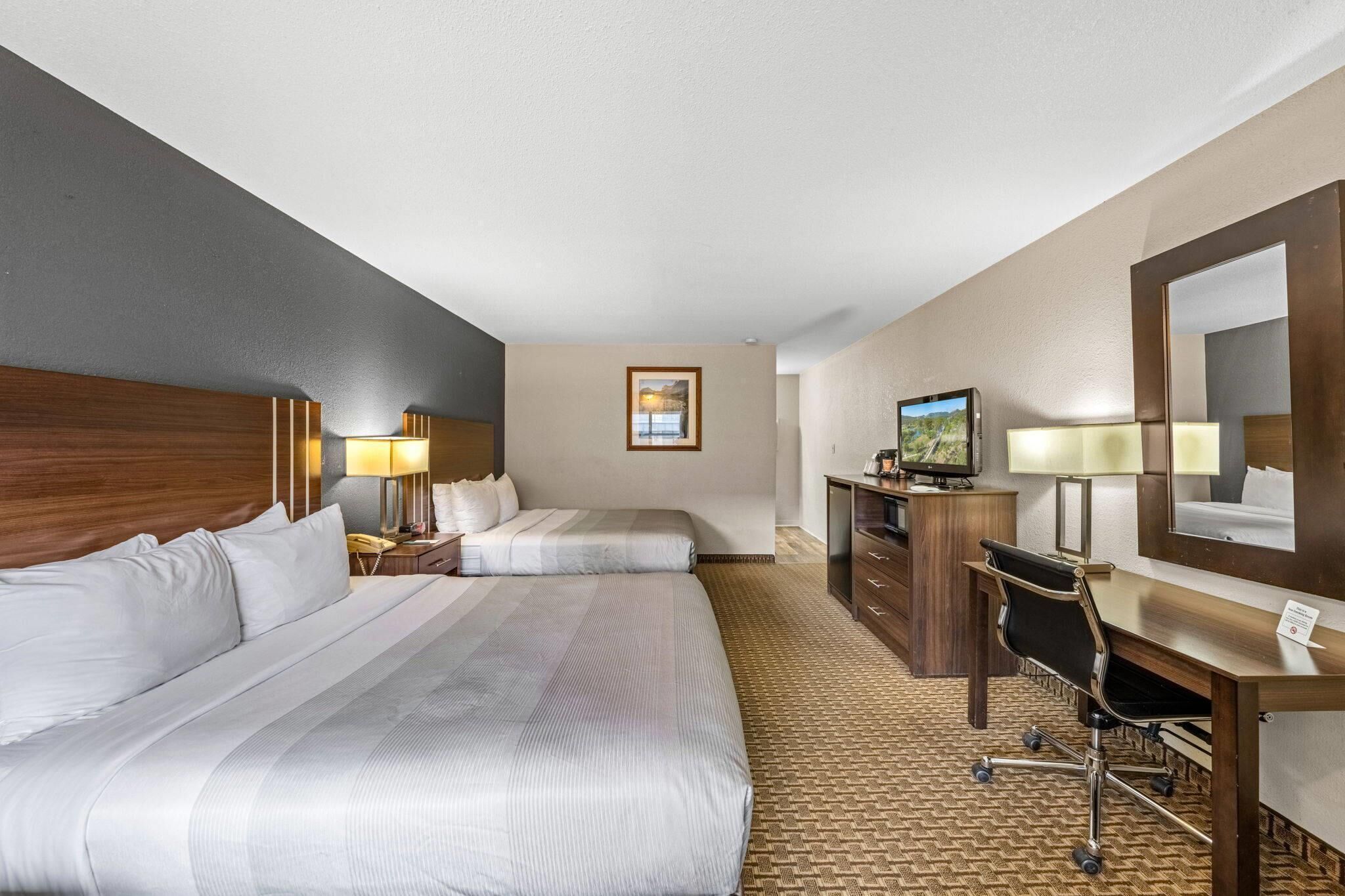 Desk, iron/ironing board, rollaway beds (surcharge), WiFi (free)