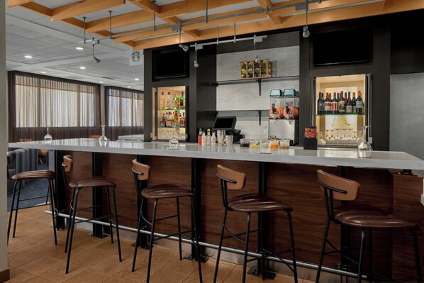 Bar (trong khuôn viên)