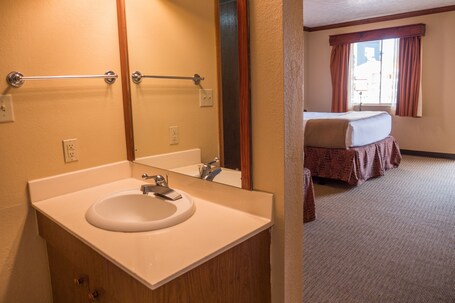 Wild Bear Inn - Image 20