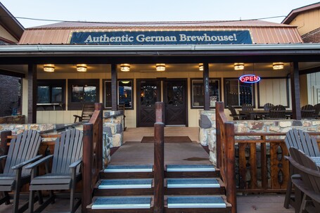 Wild Bear Inn - Image 17