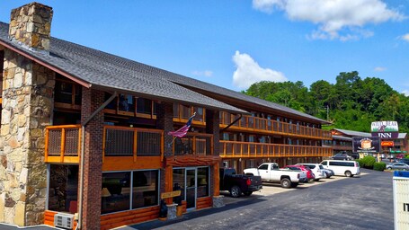 Wild Bear Inn - Image 3