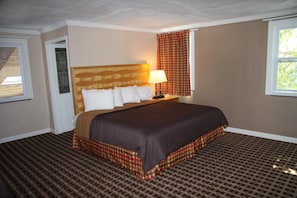 Iron/ironing board, free WiFi, bed sheets, alarm clocks