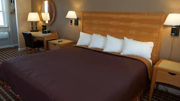 Tabla de planchar con plancha, wifi gratis, ropa de cama y despertador