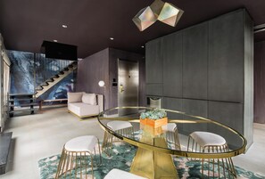 Frette Italian sheets, premium bedding, minibar, in-room safe