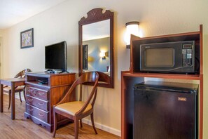Desk, iron/ironing board, free WiFi, bed sheets