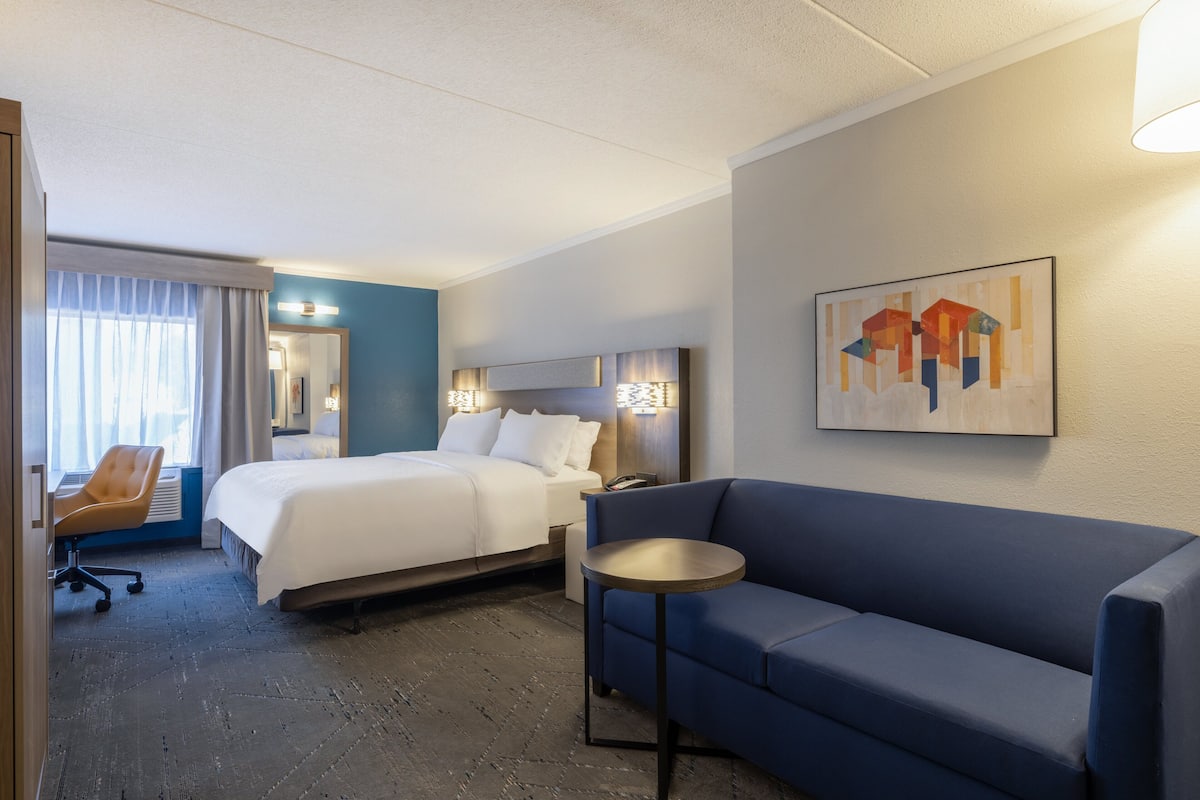 in-room safe, desk, laptop workspace, iron/ironing board