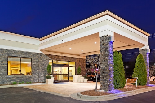 Holiday Inn Express & Suites Greensboro-(I-40 Wendover) by IHG