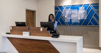 Holiday Inn Express & Suites Greensboro-(I-40 Wendover) by IHG