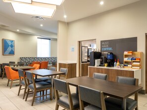 Exterior - Holiday Inn Express & Suites Greensboro-(I-40 Wendover) by IHG (Greensboro)