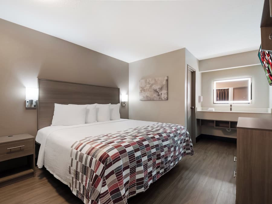 Standard-huone, 1 suuri parisänky, tupakointi kielletty | Työpöytä, pimennysverhot, ilmainen Wi-Fi, vuodevaatteet