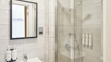 Double Room with a Window | Bathroom | Shower, eco-friendly toiletries, towels