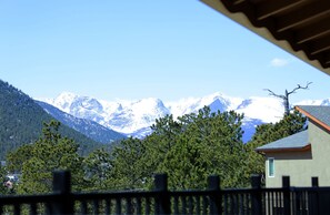 2 Queen Beds, Nonsmoking with Balcony | Mountain view