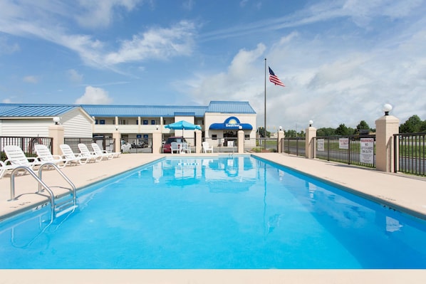 Outdoor pool, sun loungers