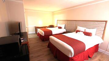 Literie de qualité supérieure, bureau, fer et planche à repasser