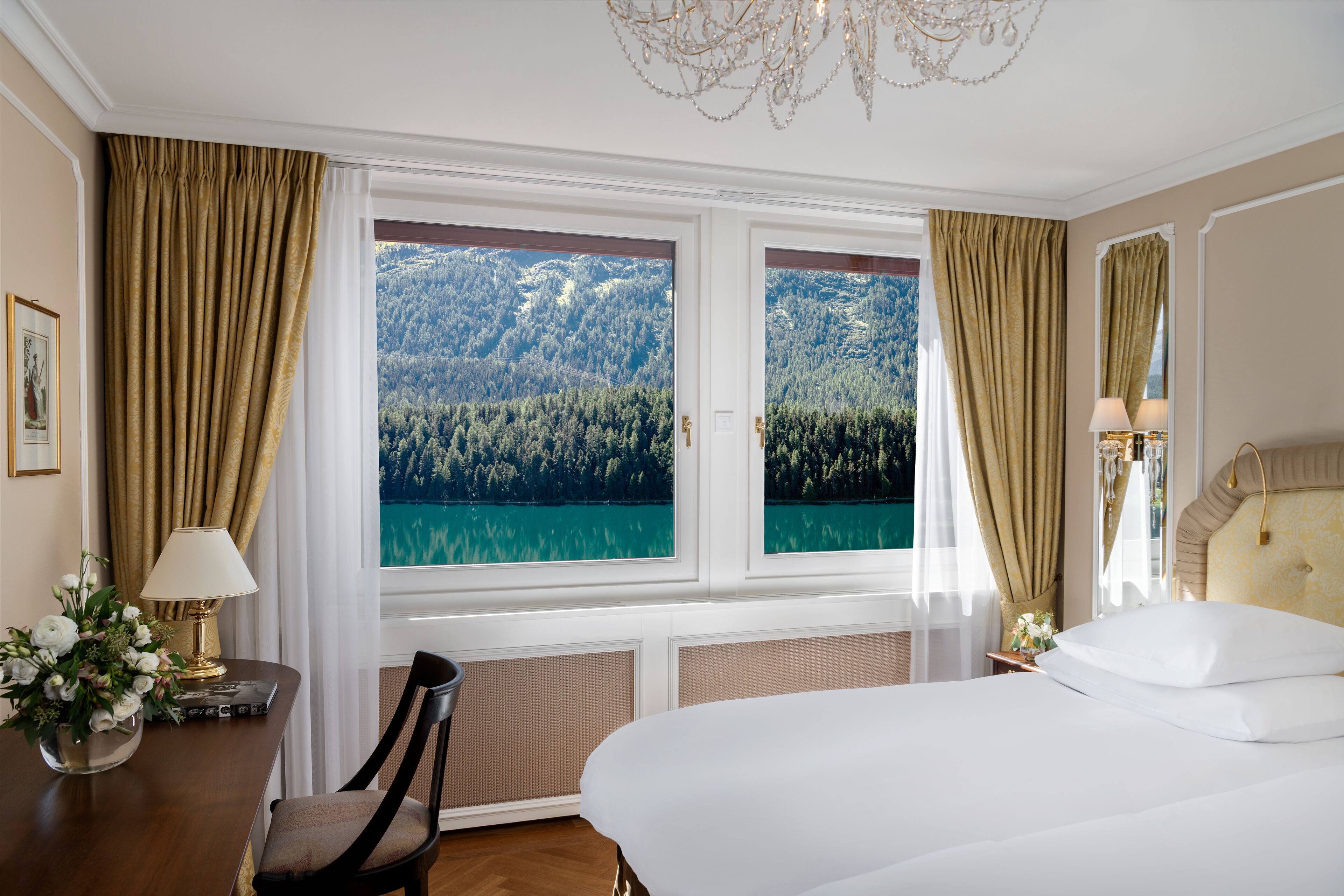 Ropa de cama hipoalergénica y minibar 