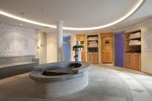 Sauna, hot tub, steam room, body treatments, aromatherapy