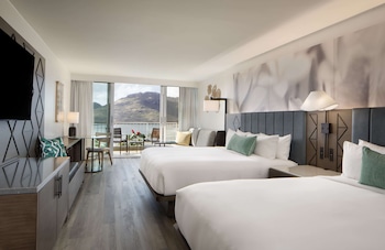 1 bedroom, Egyptian cotton sheets, premium bedding, pillowtop beds at The Royal Sonesta Kauai Resort Lihue