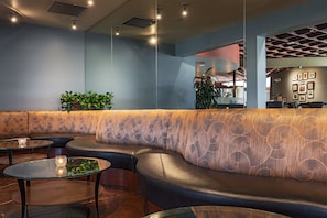 2 bars/lounges, poolside bar