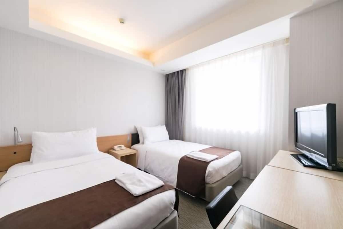 1 habitación, ropa de cama de alta calidad y escritorio