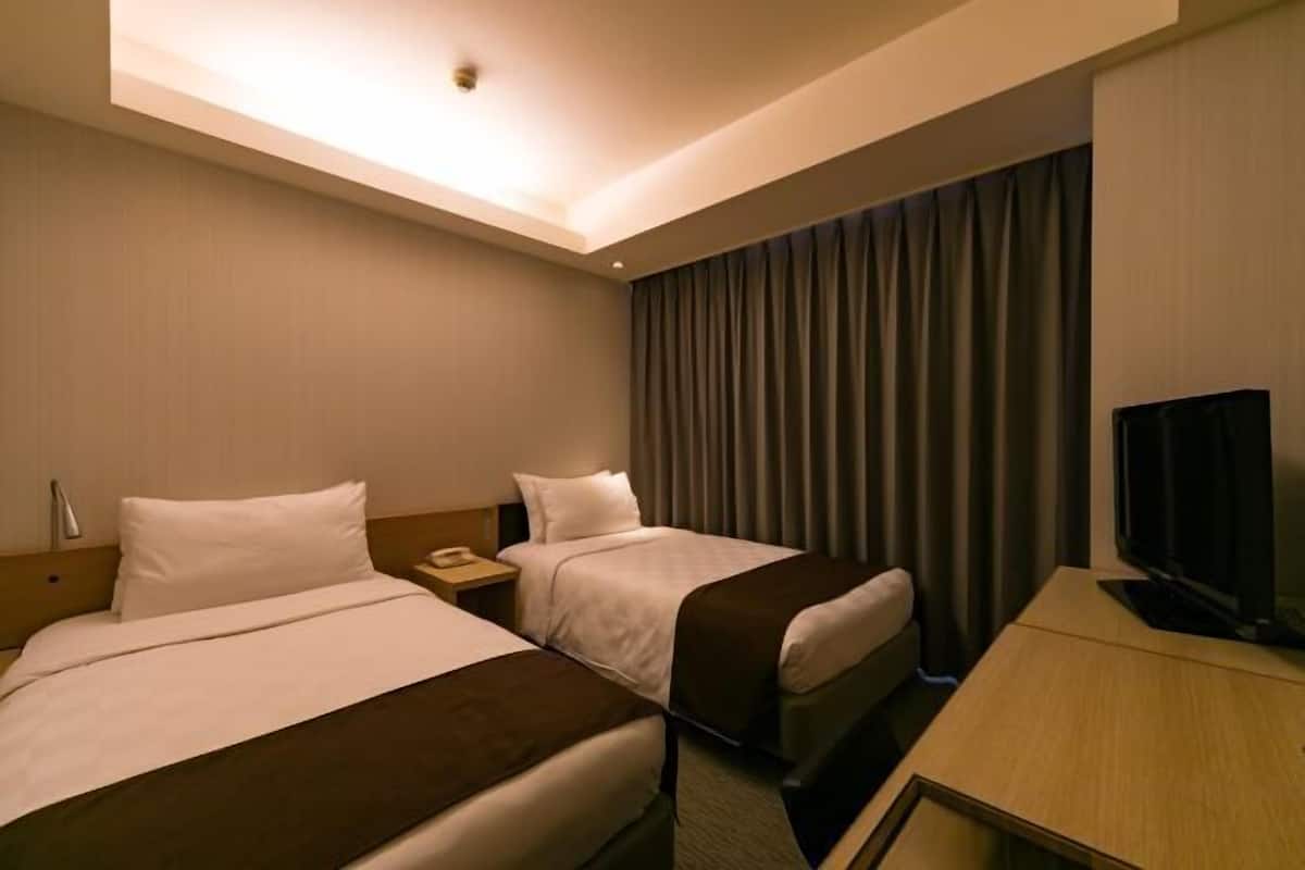 1 habitación, ropa de cama de alta calidad y escritorio