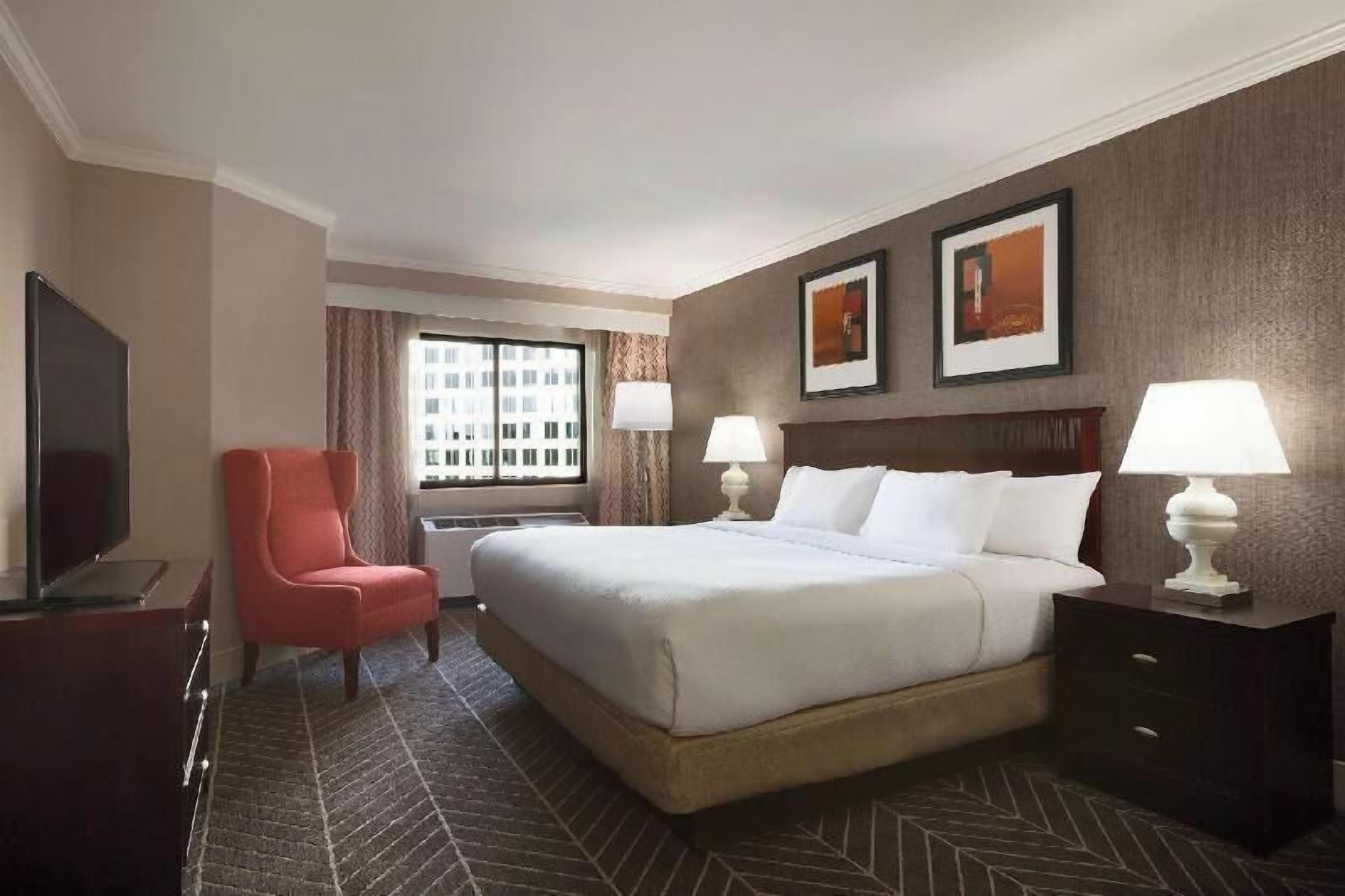 Hypo-allergenic bedding, in-room safe, desk, laptop workspace