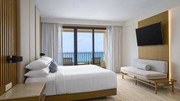 Suite, 1 habitación (Magna Suite, 1 King Bed) | Ropa de cama hipoalergénica y minibar
